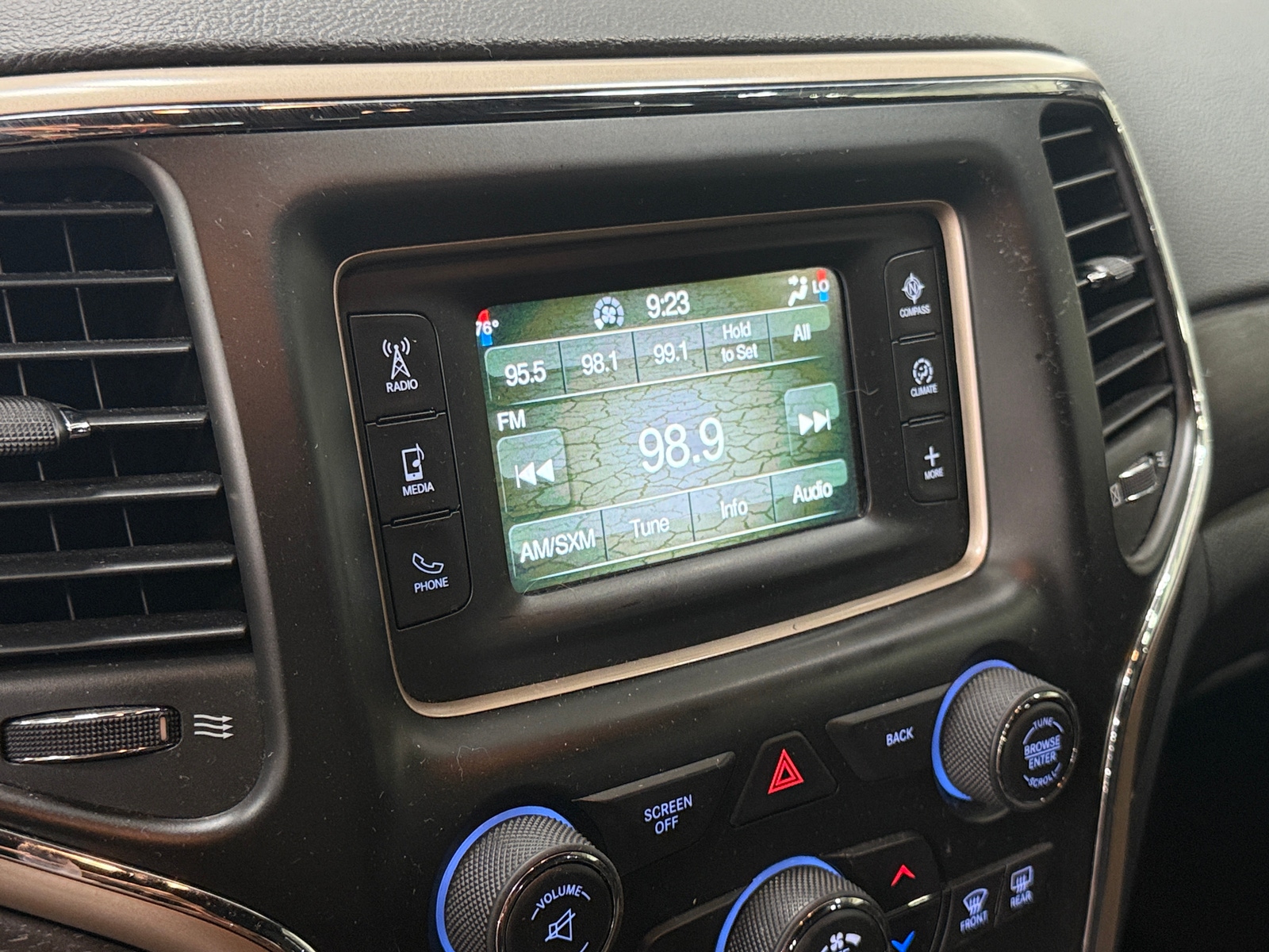 Thumbnail: 2015 Jeep Grand Cherokee - 4