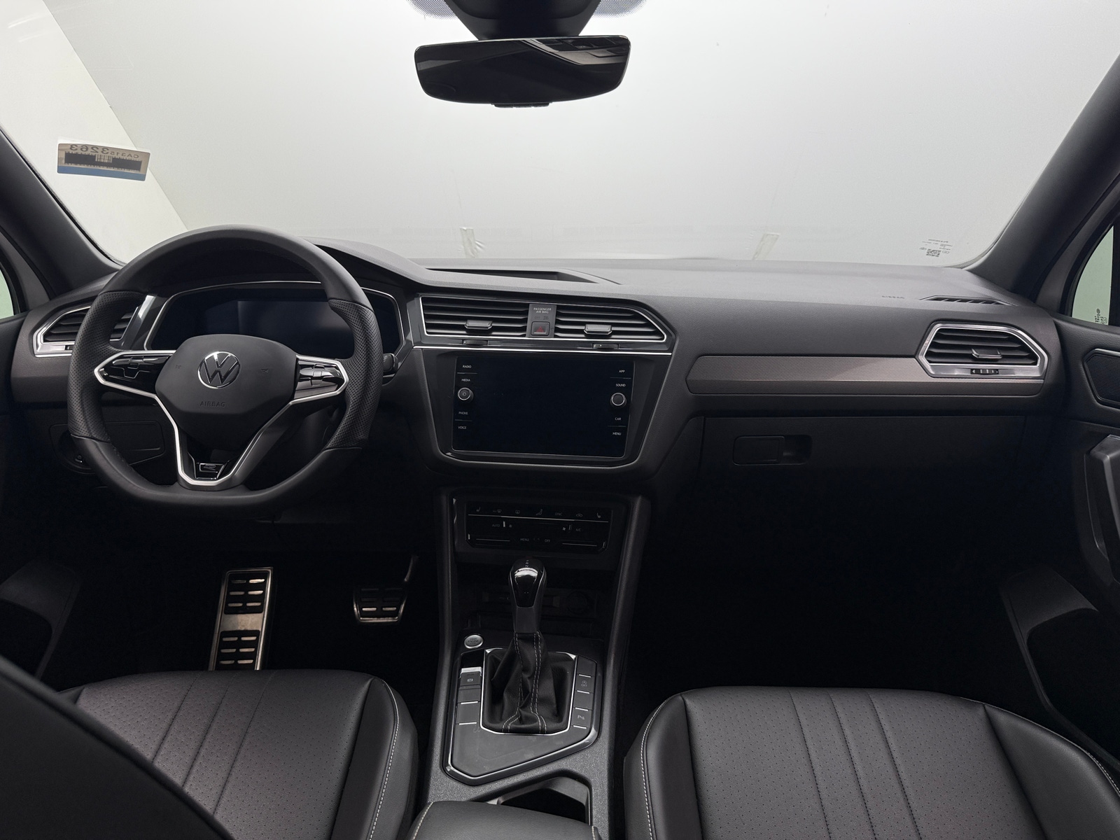 Thumbnail: 2022 Volkswagen Tiguan - 2