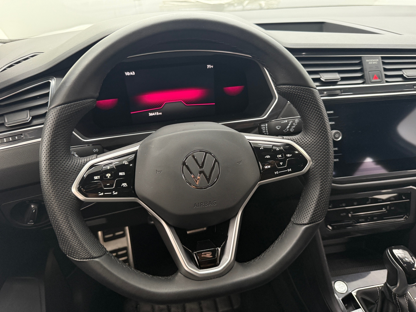 Thumbnail: 2022 Volkswagen Tiguan - 4