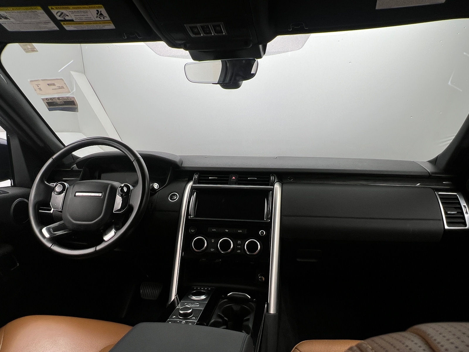 Thumbnail: 2019 Land Rover Discovery - 2