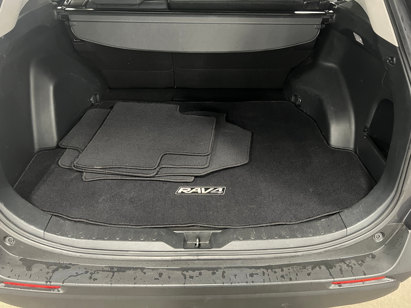 Thumbnail: 2019 Toyota RAV4 - 7
