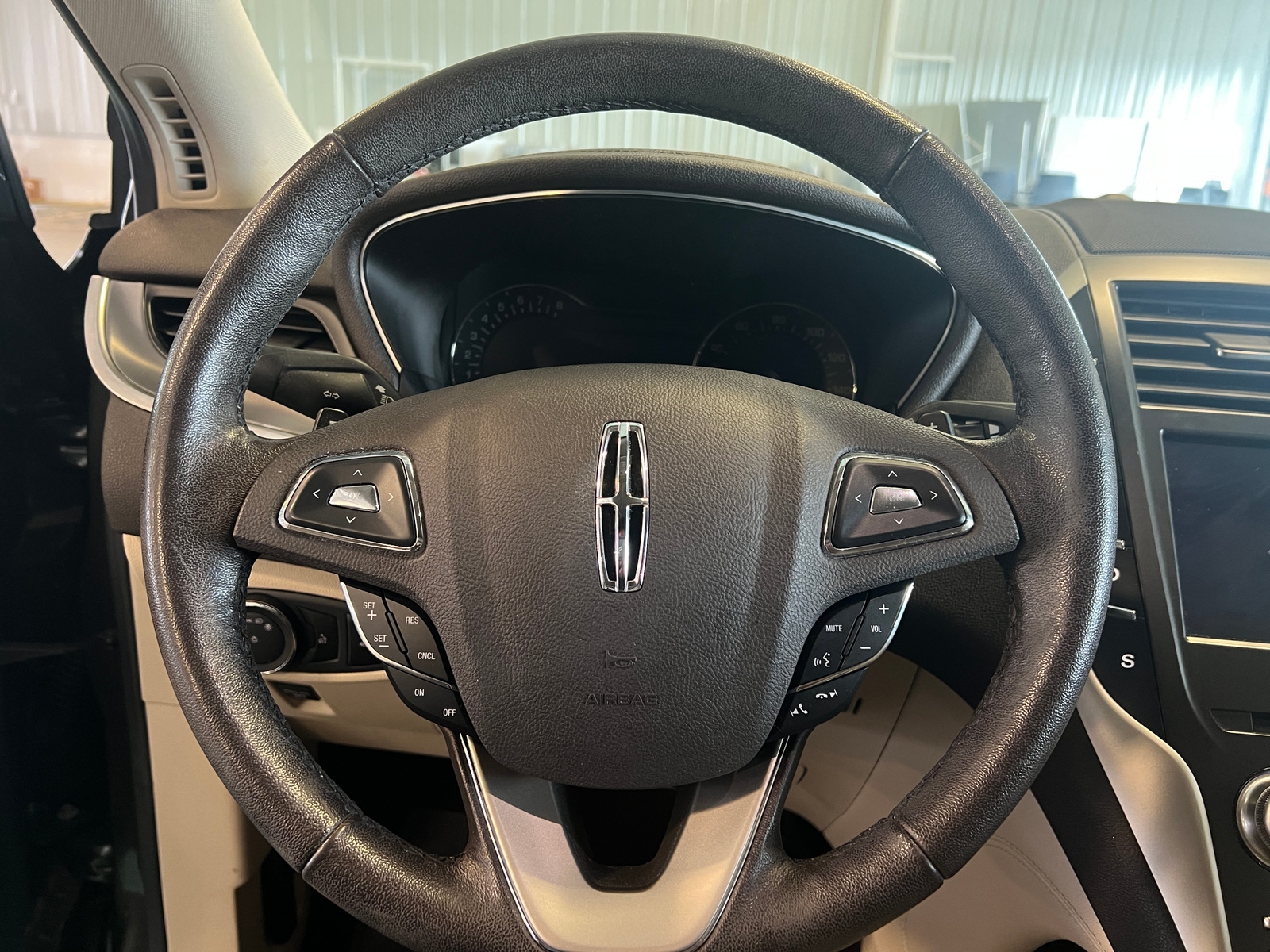 Thumbnail: 2019 Lincoln MKC - 4