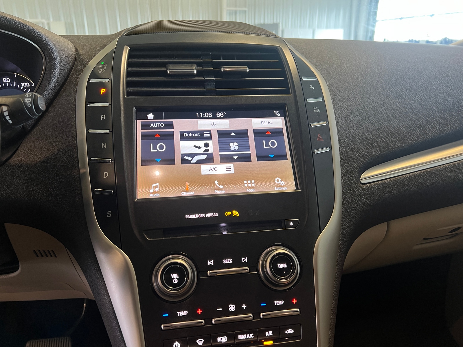 Thumbnail: 2019 Lincoln MKC - 3