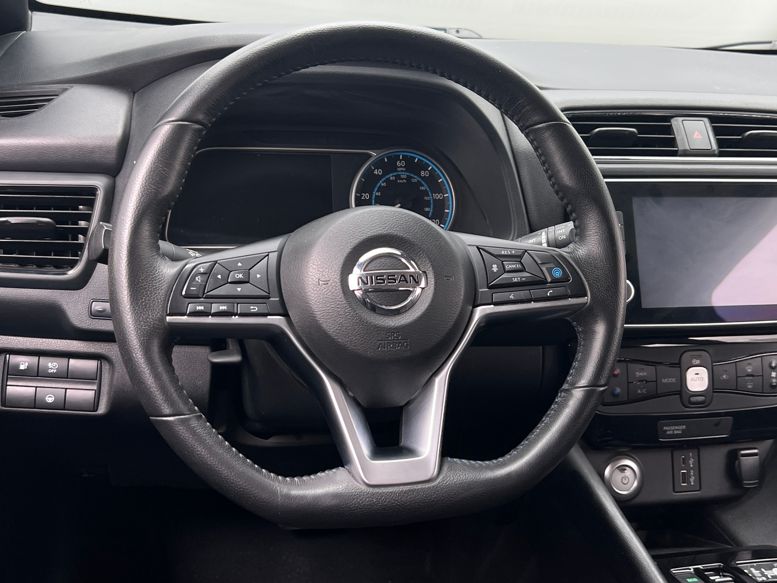 Thumbnail: 2020 Nissan Leaf - 5