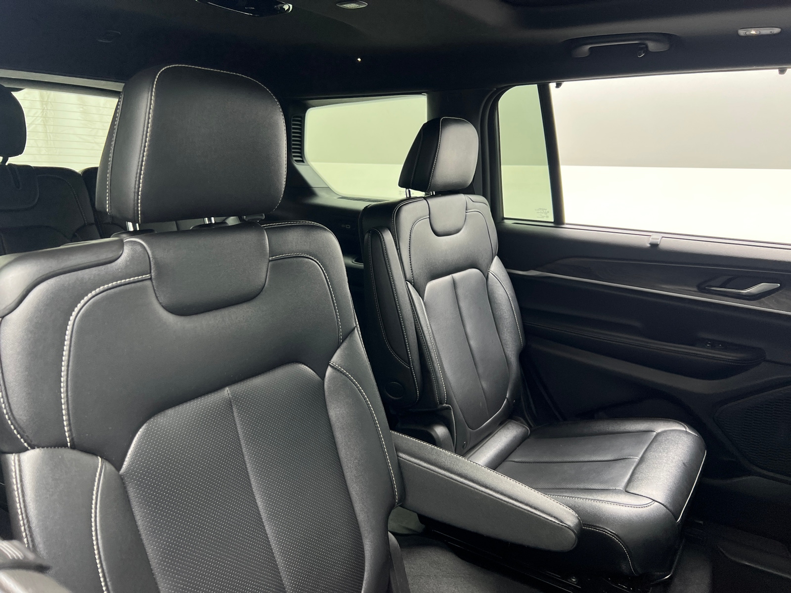 Thumbnail: 2024 Jeep Grand Cherokee L - 5