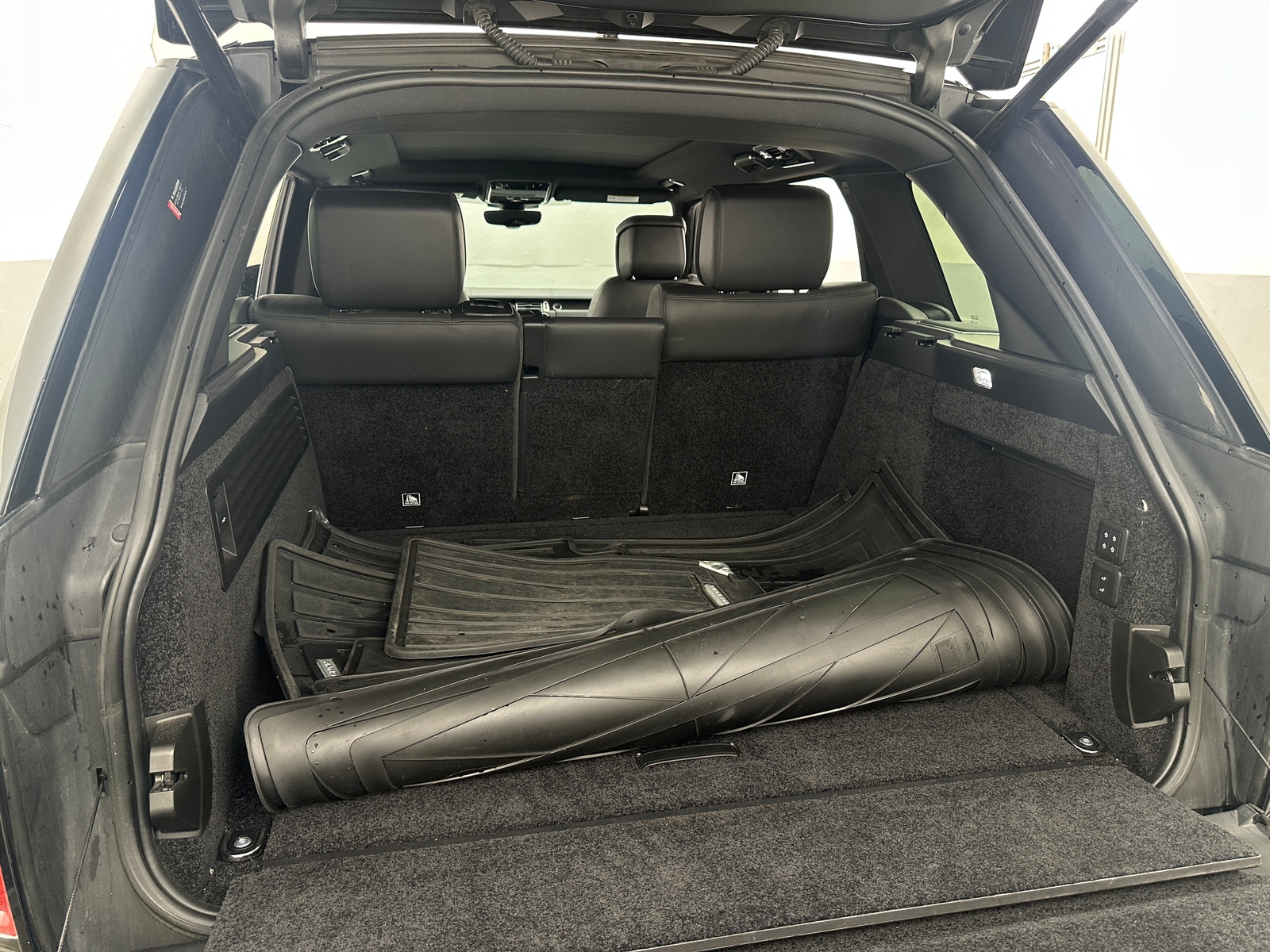 Thumbnail: 2021 Land Rover Range Rover - 6