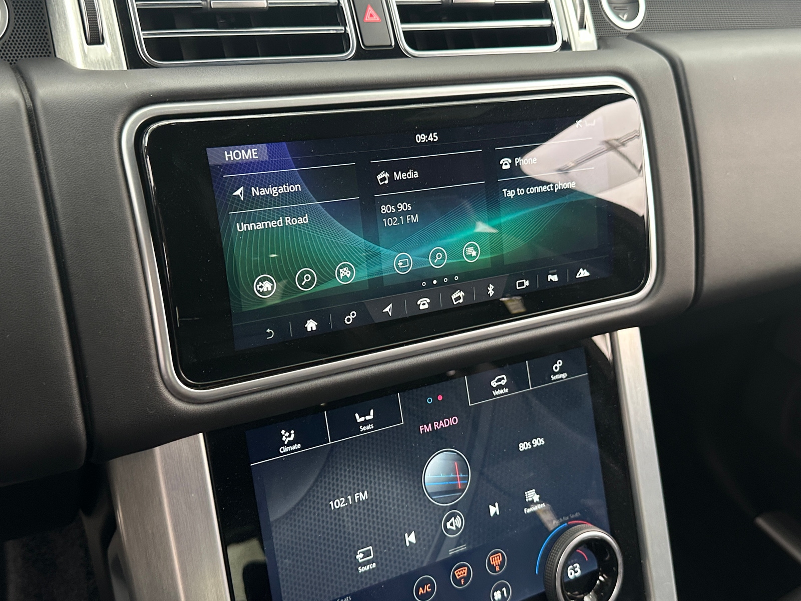 Thumbnail: 2021 Land Rover Range Rover - 3