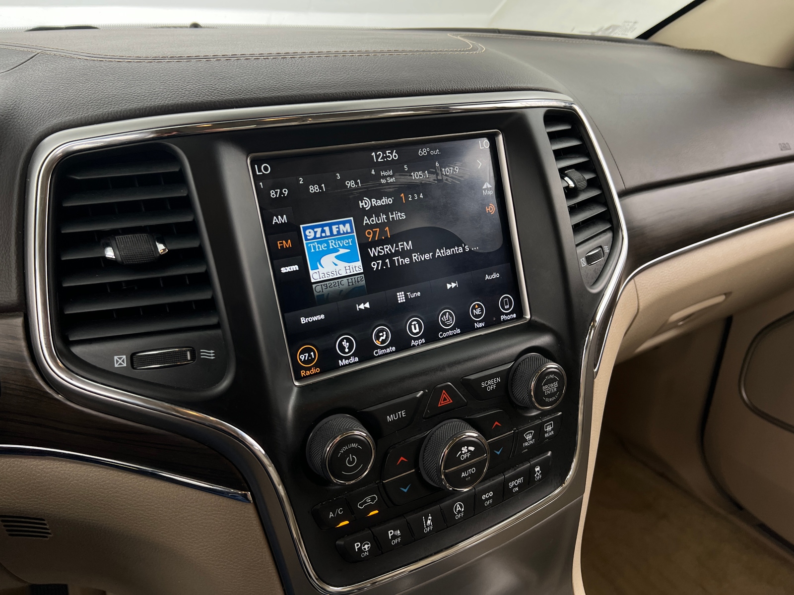 Thumbnail: 2018 Jeep Grand Cherokee - 3