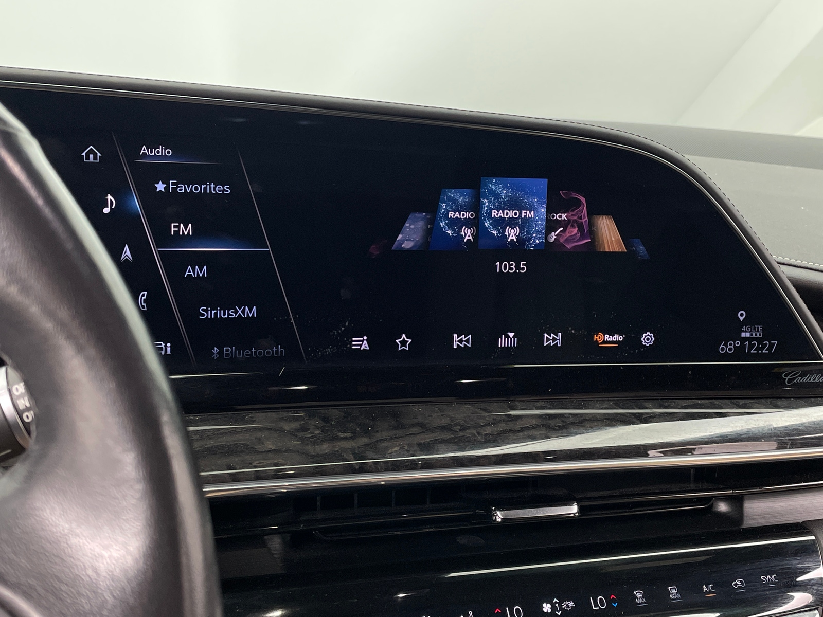 Thumbnail: 2021 Cadillac Escalade - 3