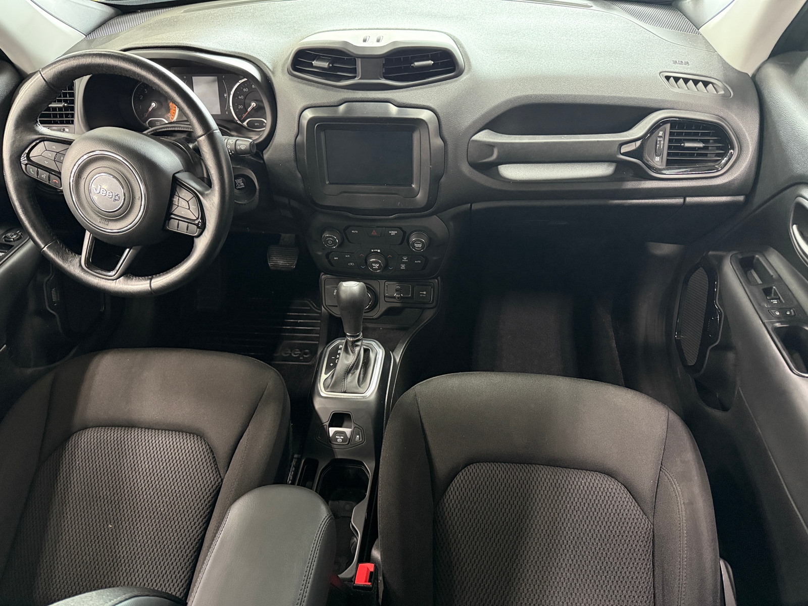 Thumbnail: 2018 Jeep Renegade - 3