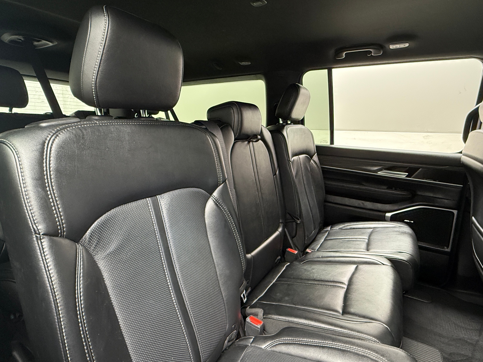 Thumbnail: 2024 Jeep Wagoneer - 5