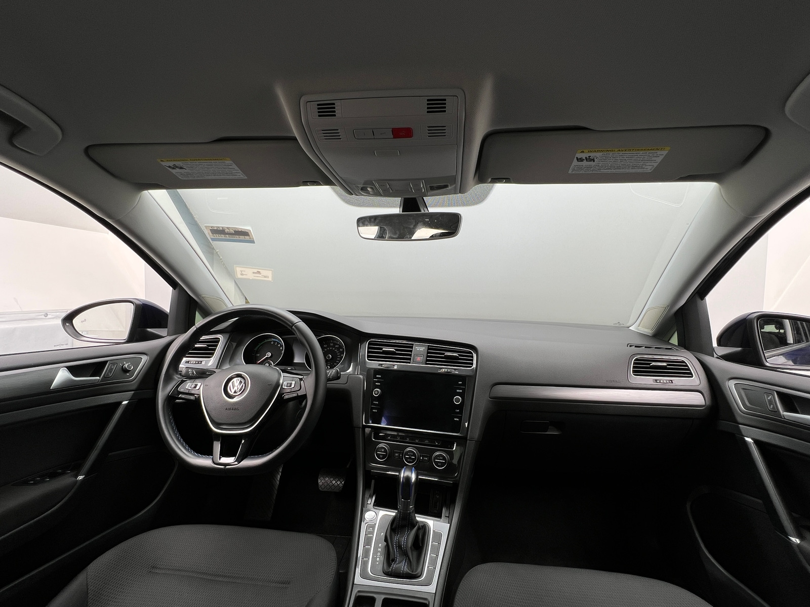 Thumbnail: 2019 Volkswagen e-Golf - 3