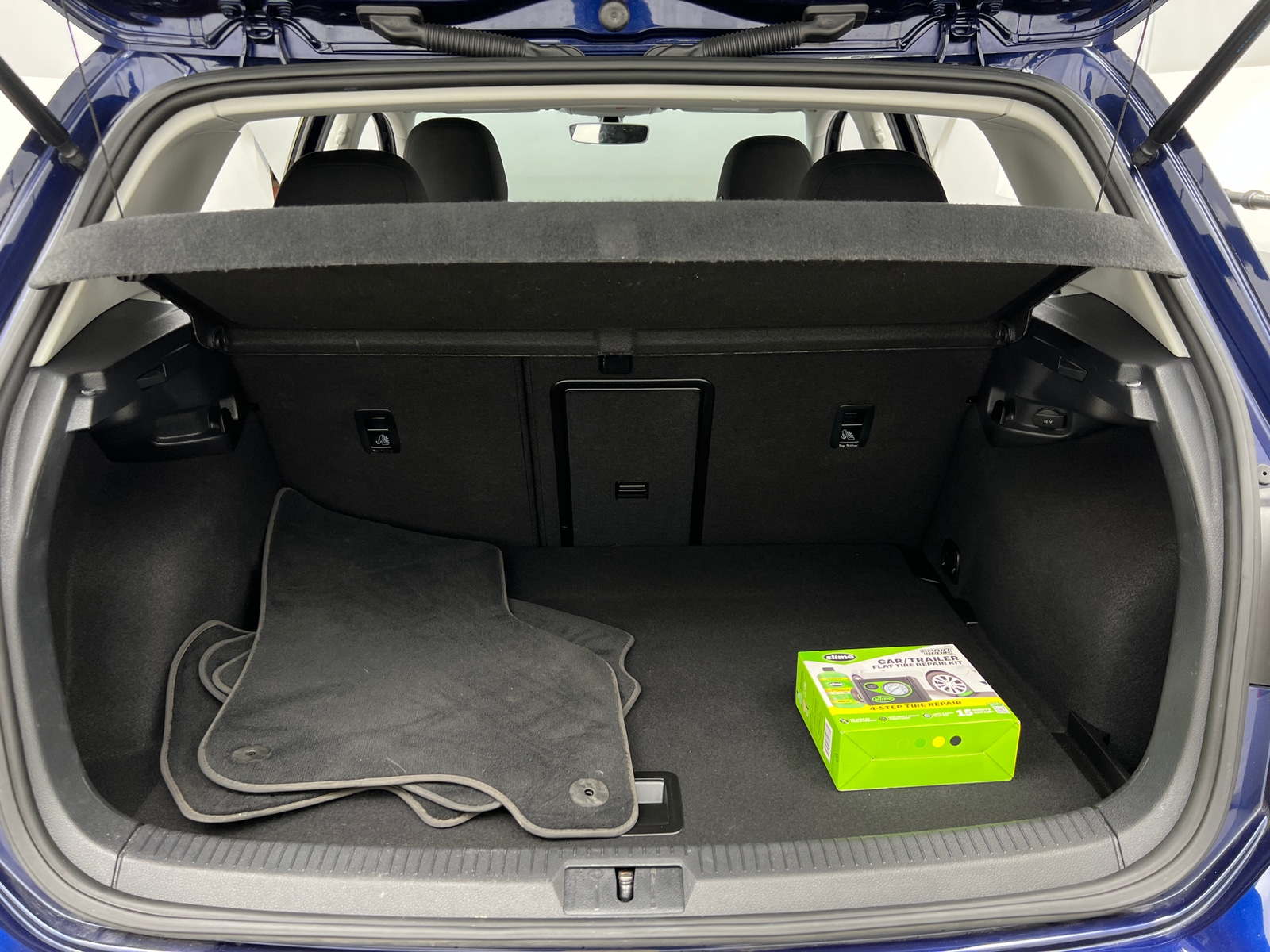 Thumbnail: 2019 Volkswagen e-Golf - 7