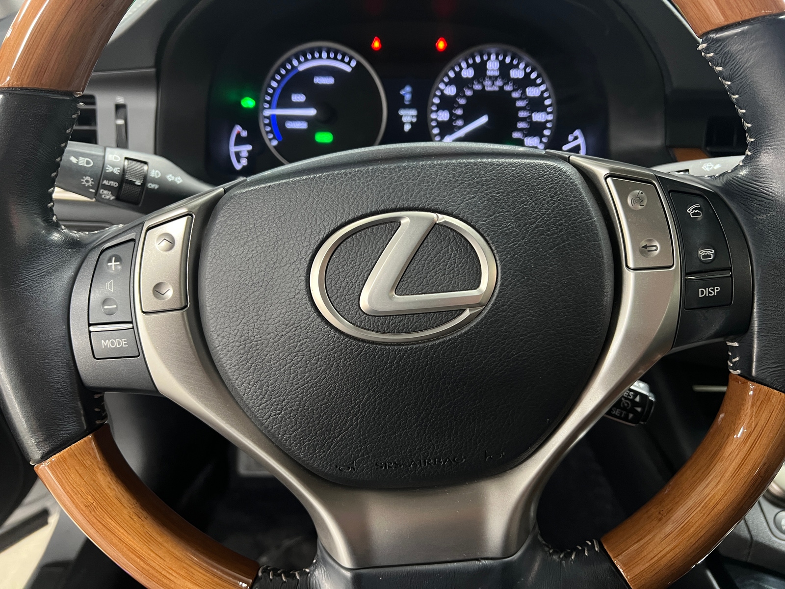 Thumbnail: 2015 Lexus ES - 4