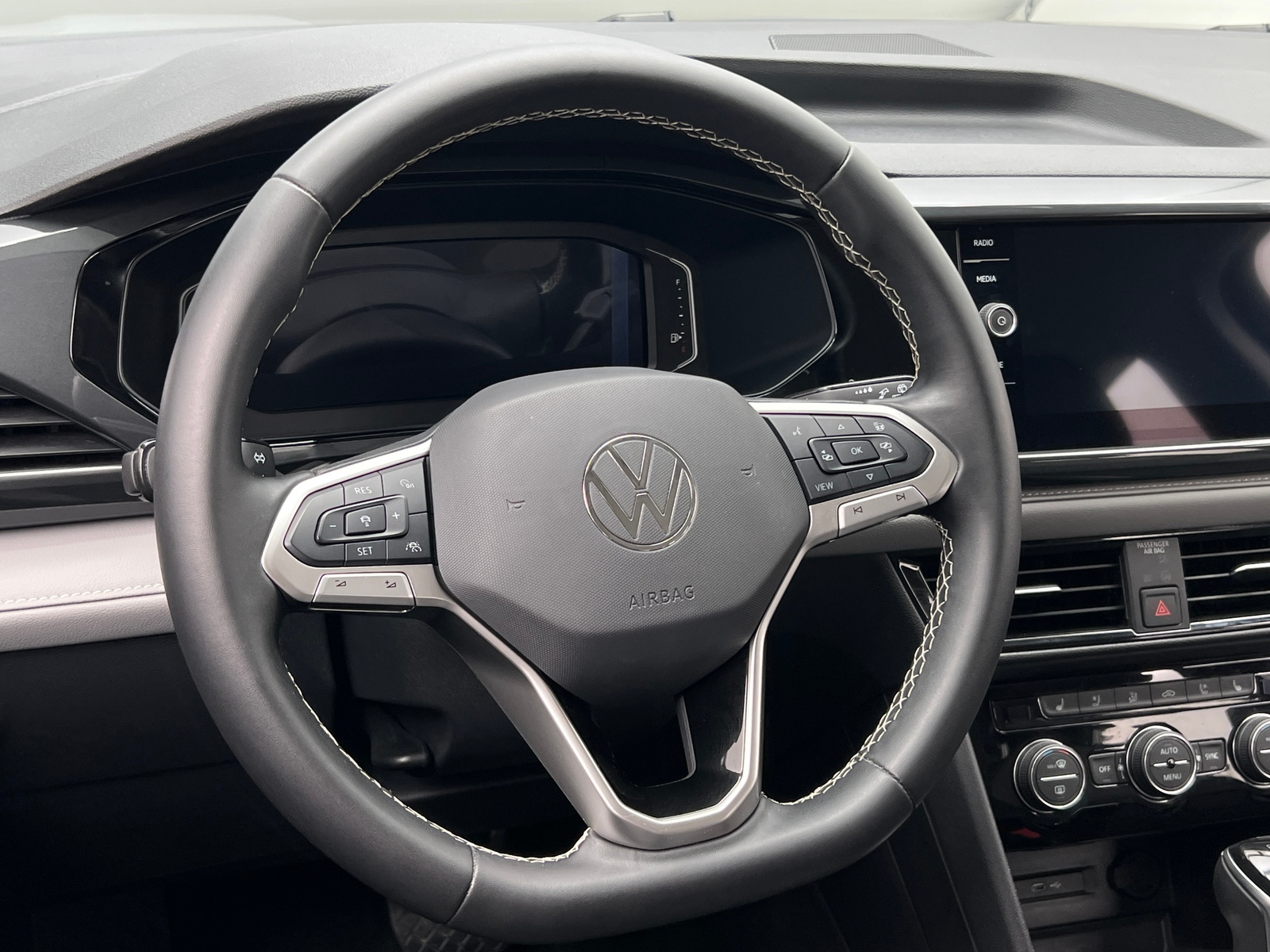 Thumbnail: 2024 Volkswagen Taos - 4