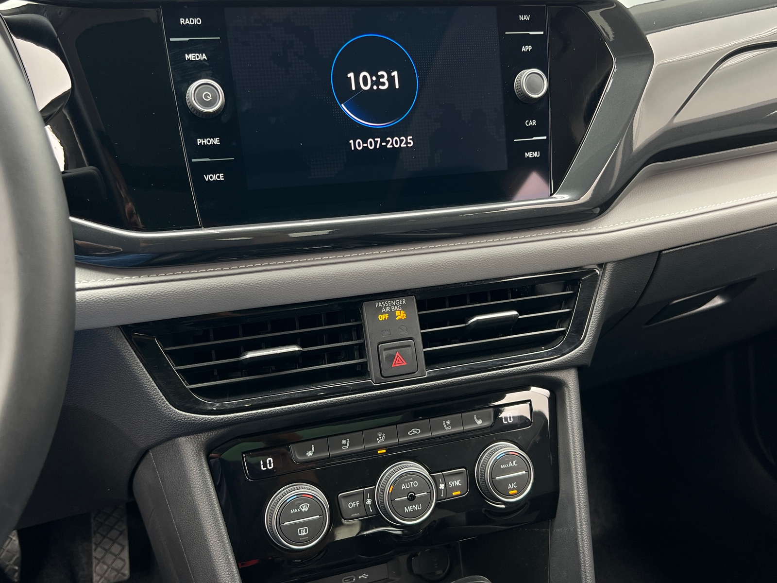 Thumbnail: 2024 Volkswagen Taos - 3