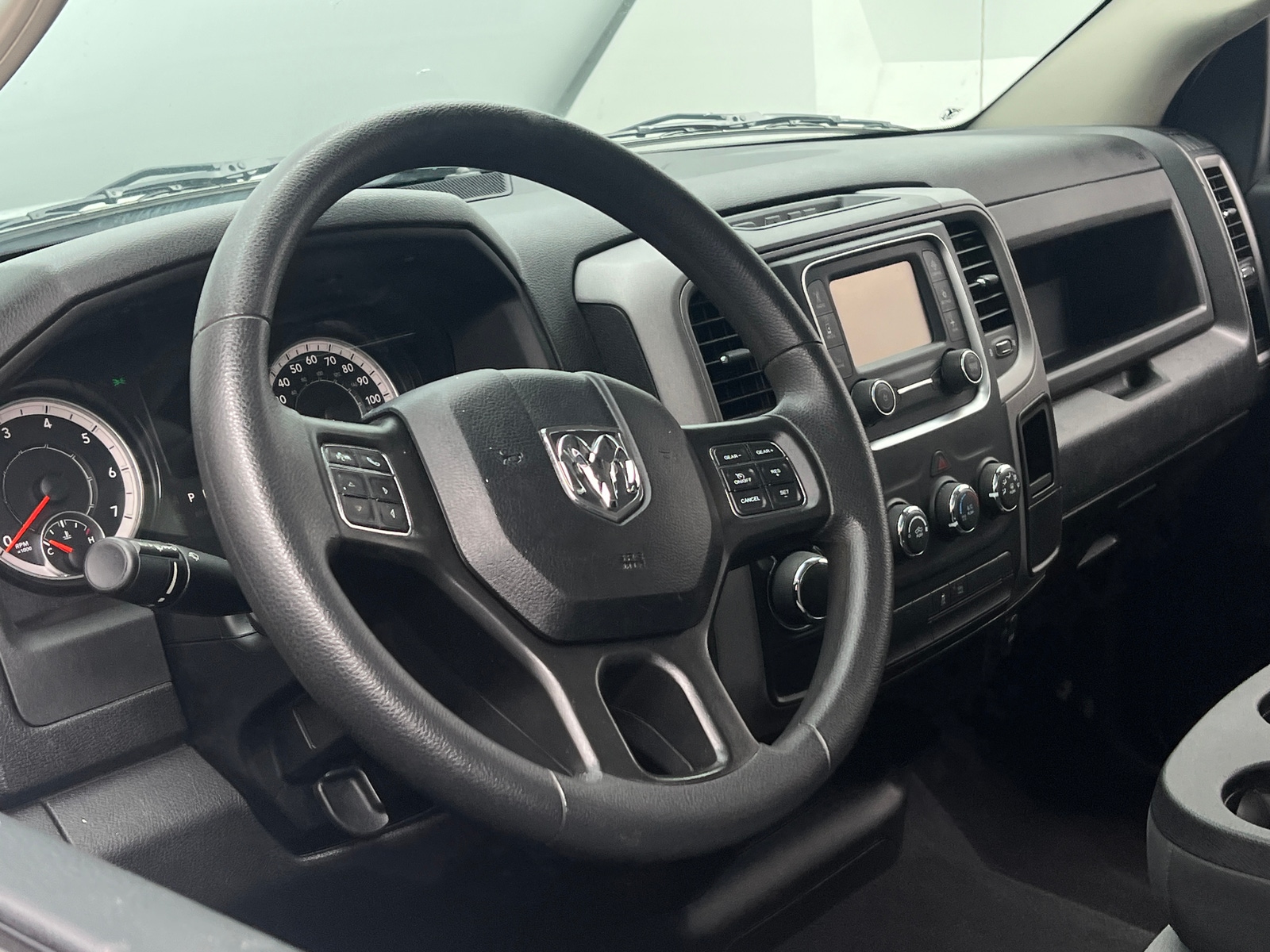 Thumbnail: 2021 RAM 1500 Classic - 4