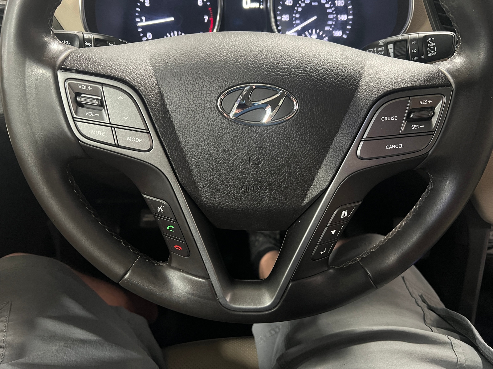 Thumbnail: 2017 Hyundai Santa Fe - 4