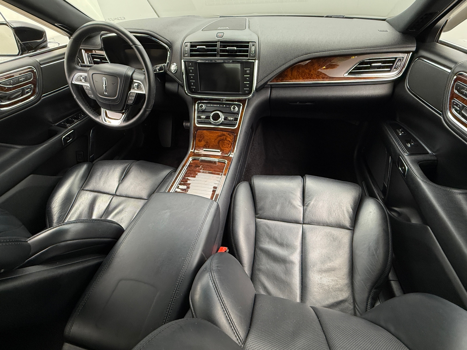 Thumbnail: 2017 Lincoln Continental - 2