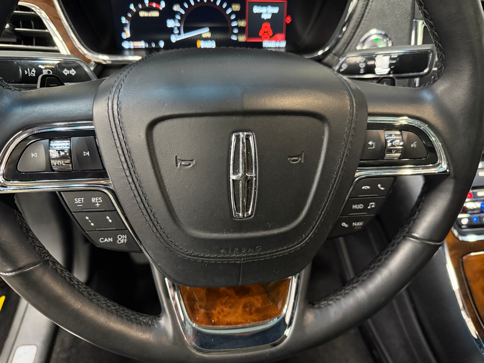 Thumbnail: 2017 Lincoln Continental - 4