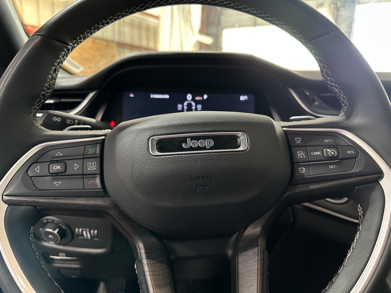 Thumbnail: 2024 Jeep Grand Cherokee L - 4