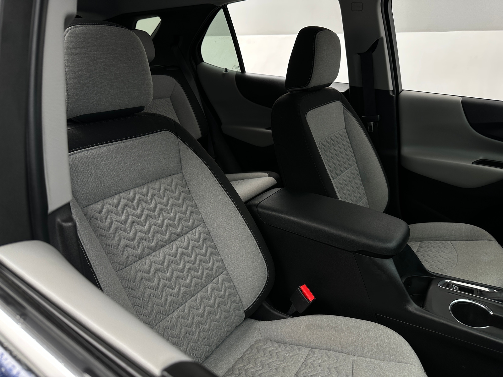 Thumbnail: 2022 Chevrolet Equinox - 2