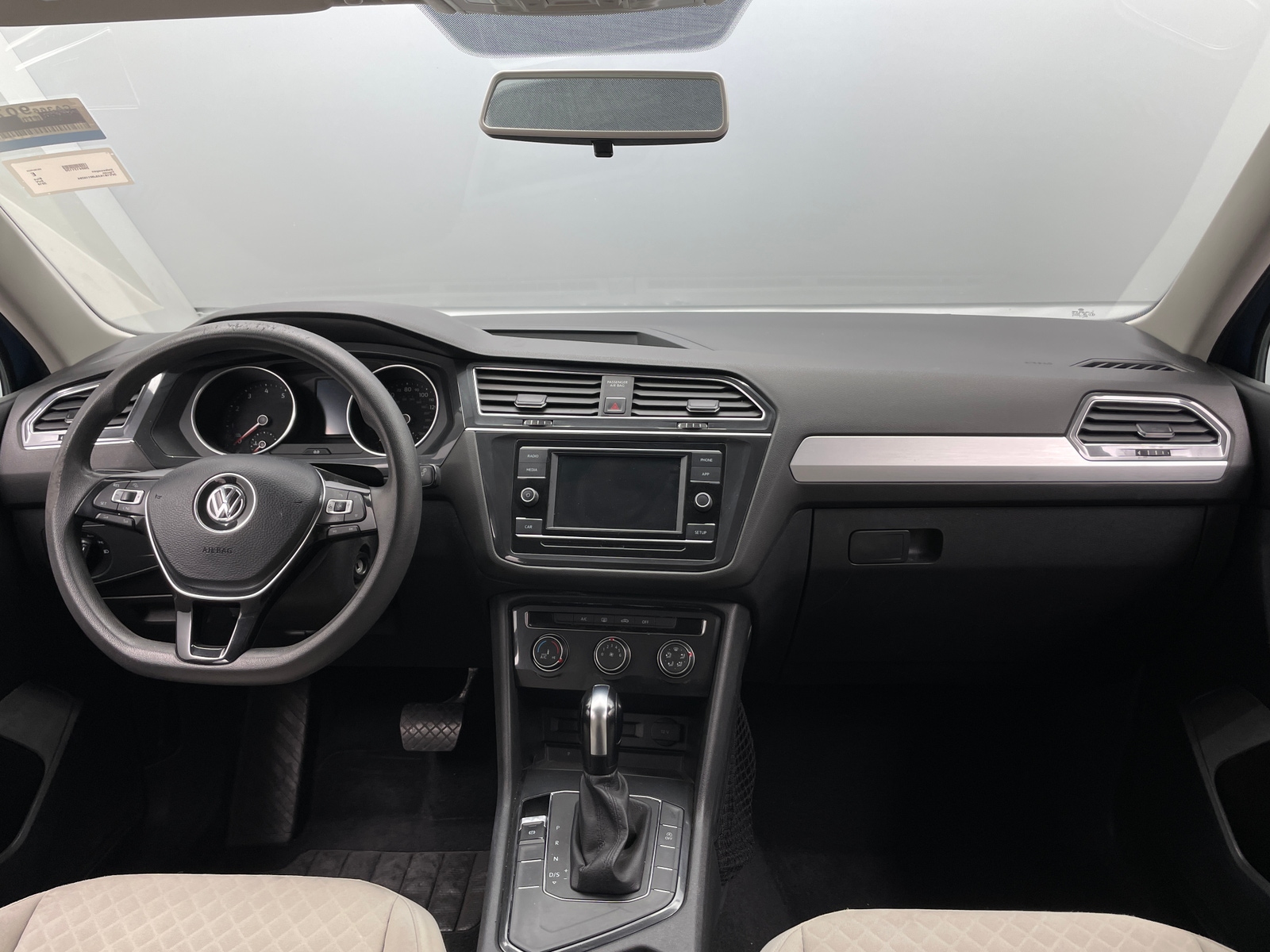 Thumbnail: 2018 Volkswagen Tiguan - 3