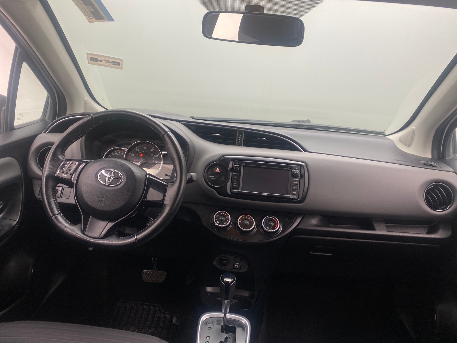 Thumbnail: 2015 Toyota Yaris - 3