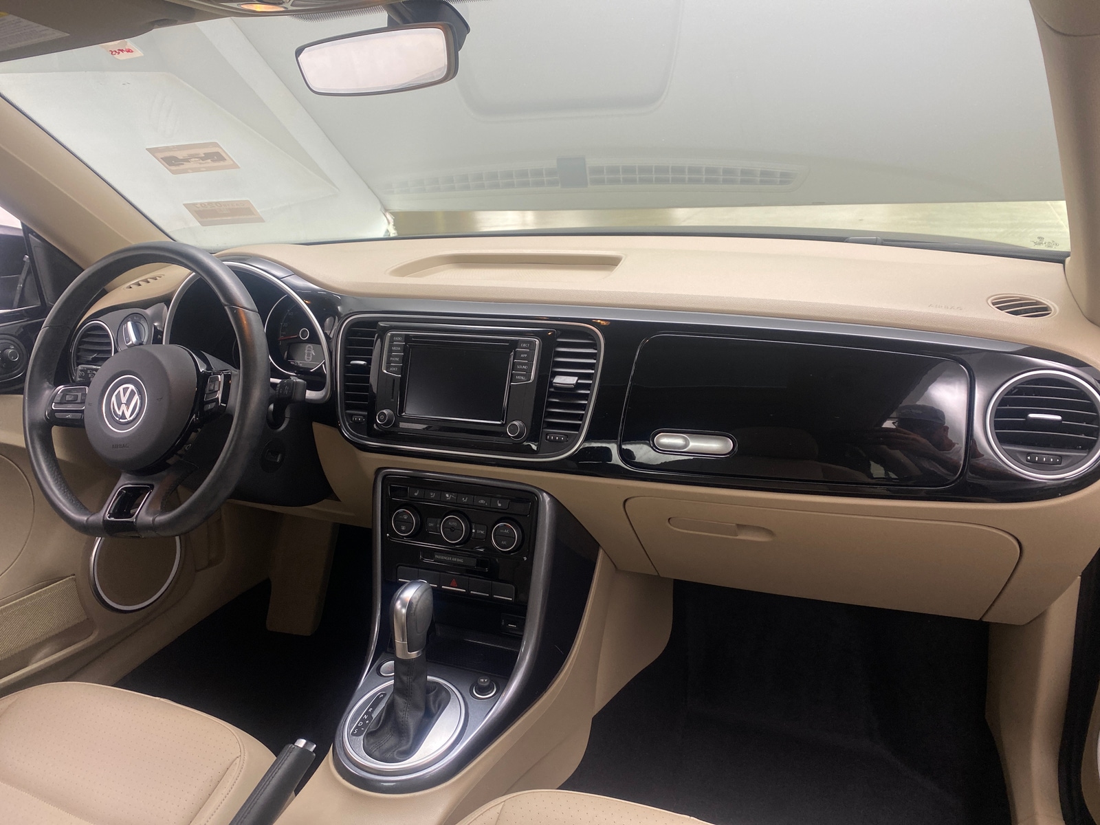 Thumbnail: 2019 Volkswagen Beetle - 2