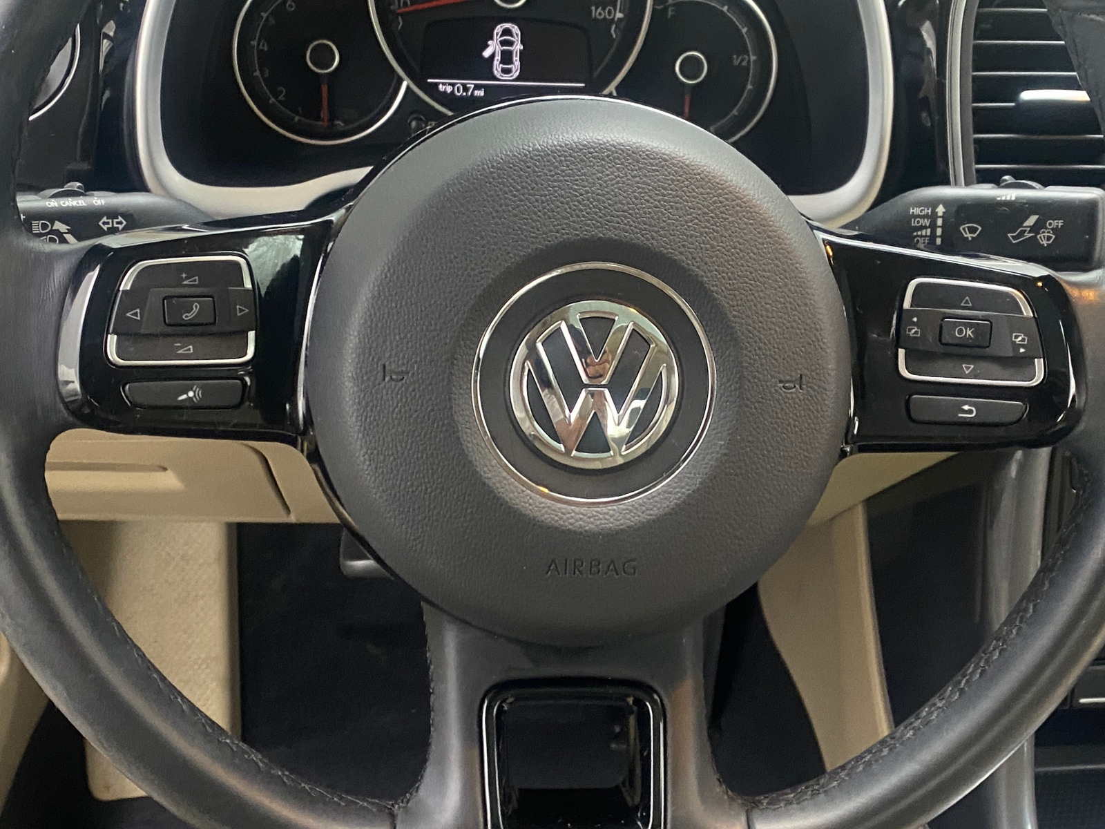 Thumbnail: 2019 Volkswagen Beetle - 4