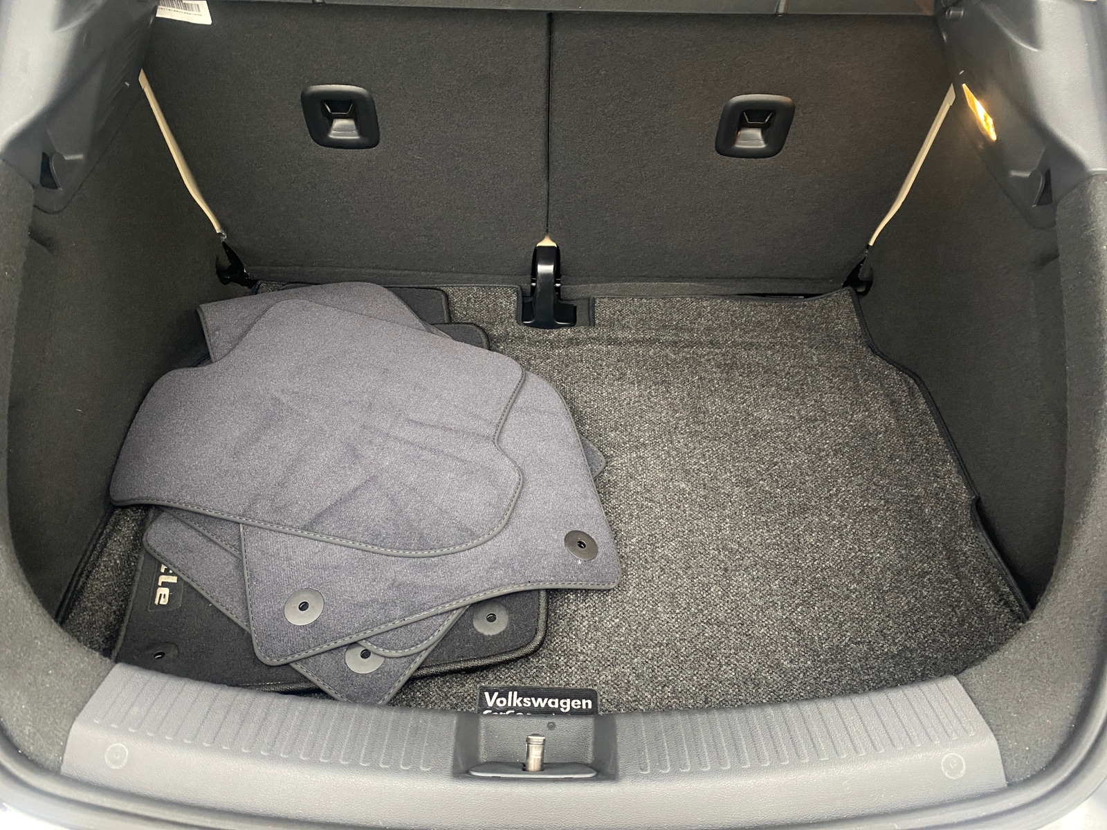 Thumbnail: 2019 Volkswagen Beetle - 6
