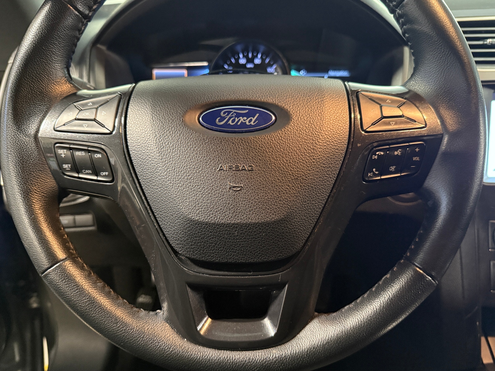 Thumbnail: 2019 Ford Explorer - 5
