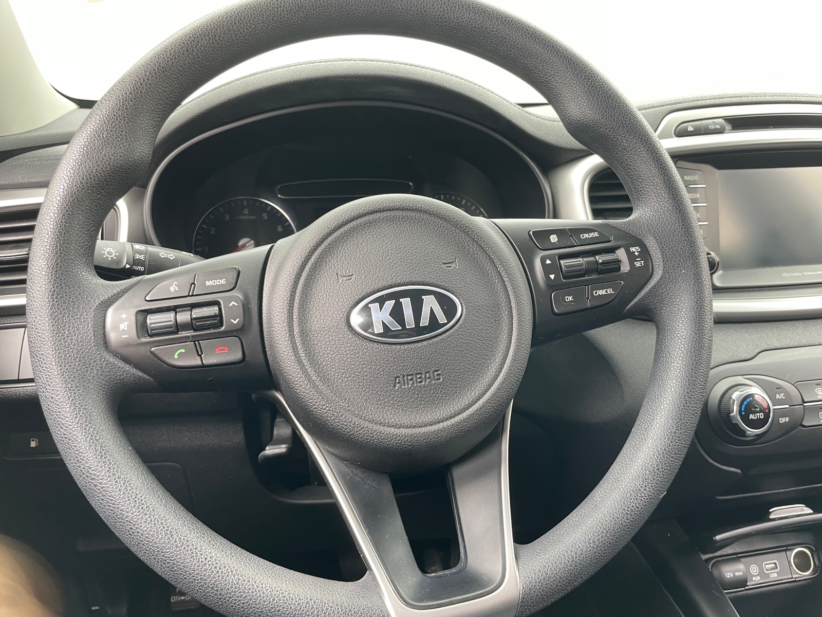 Thumbnail: 2018 Kia Sorento - 5
