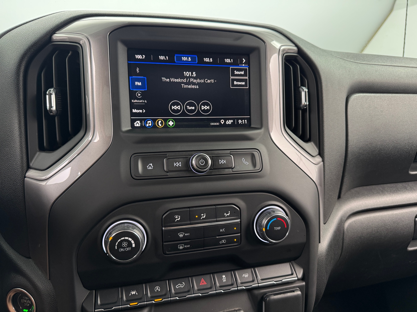 Thumbnail: 2022 Chevrolet Silverado 1500 - 4