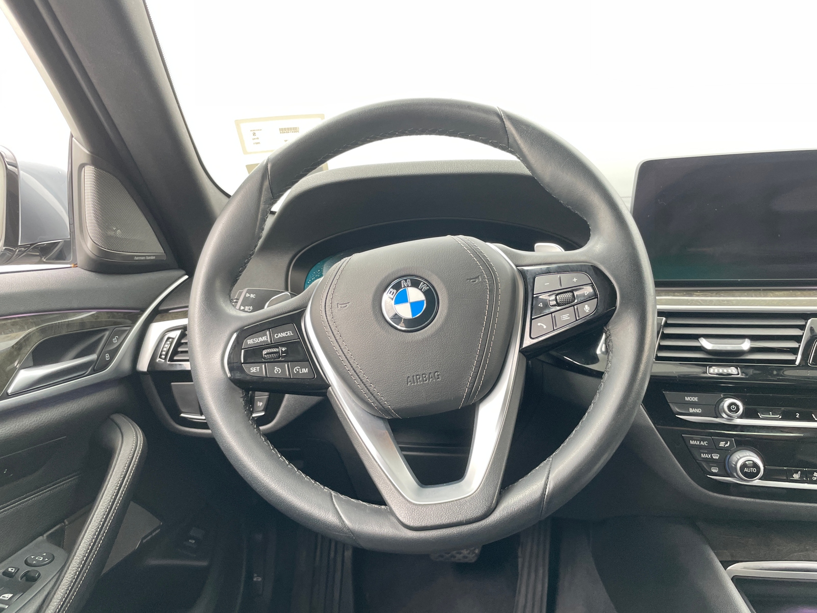 Thumbnail: 2021 BMW 5 Series - 5