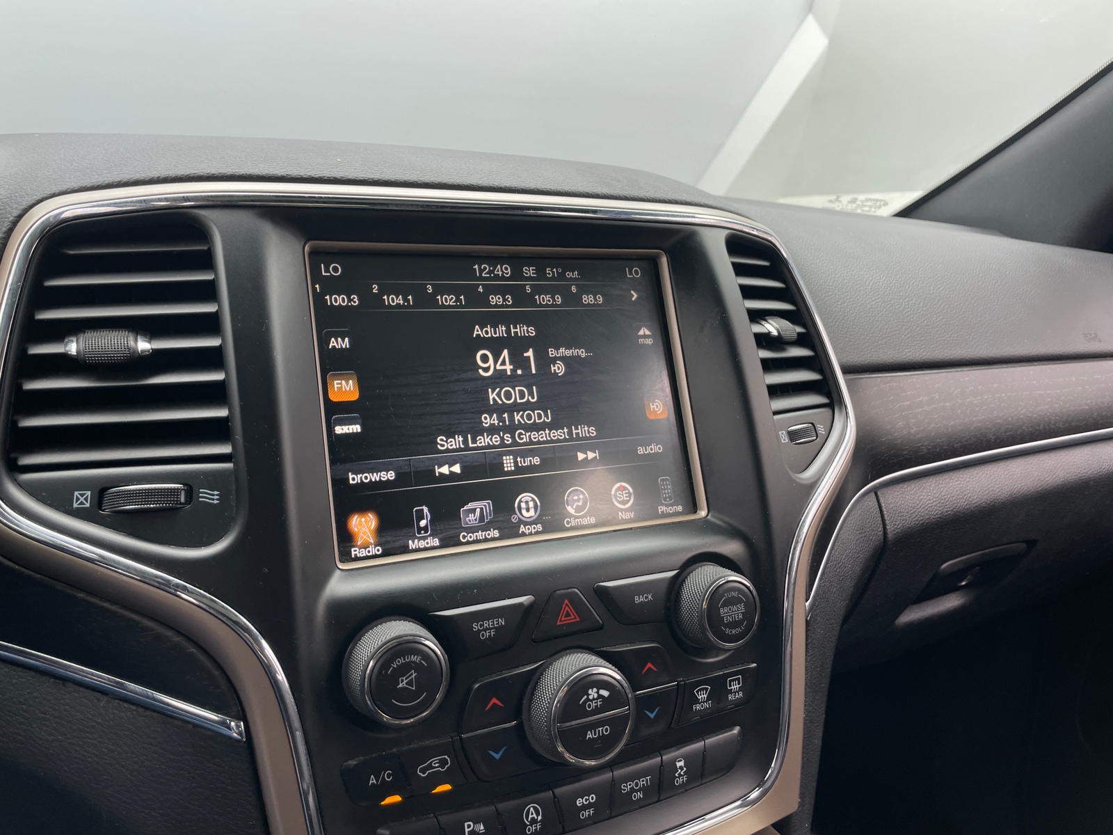 Thumbnail: 2017 Jeep Grand Cherokee - 4