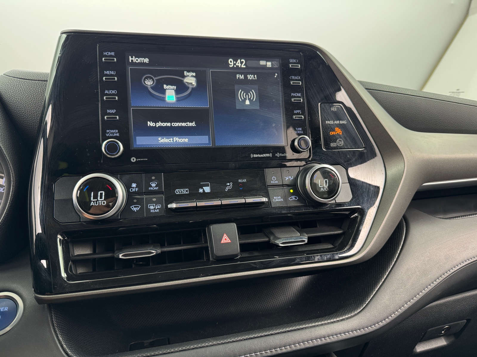 Thumbnail: 2021 Toyota Highlander - 4
