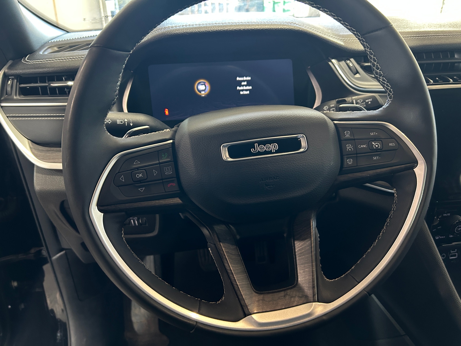 Thumbnail: 2024 Jeep Grand Cherokee L - 5