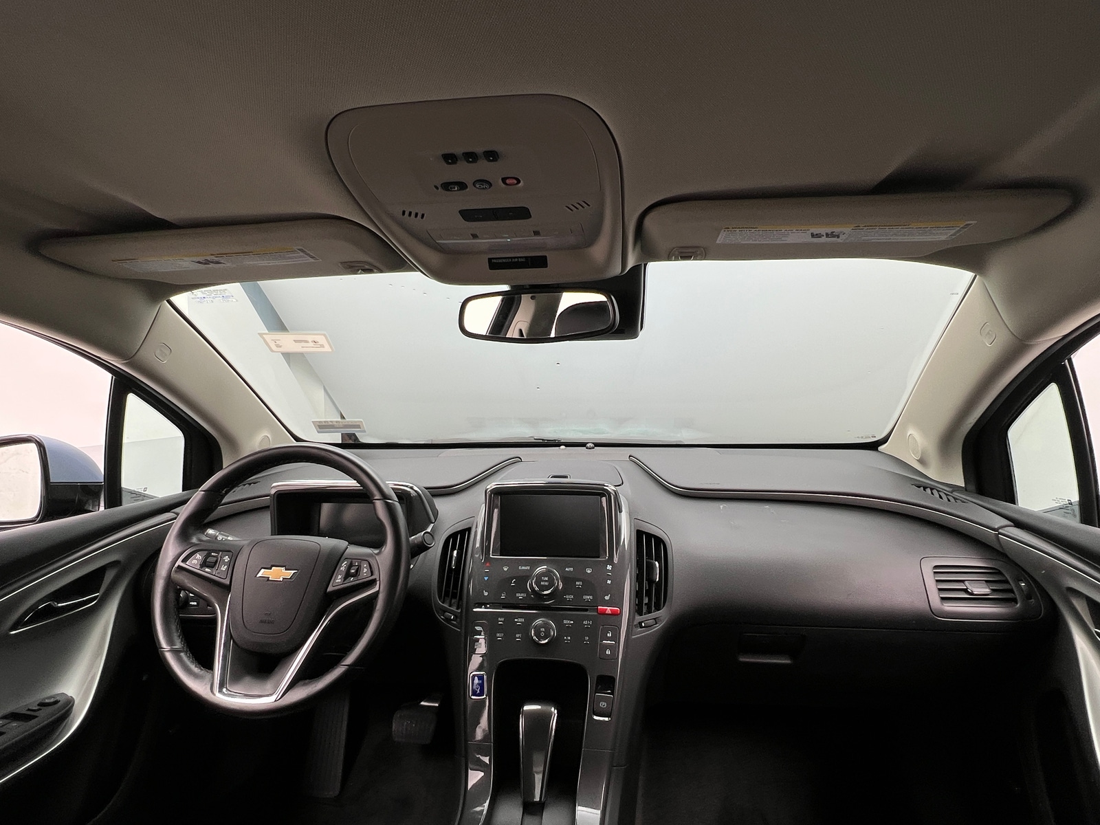 Thumbnail: 2015 Chevrolet Volt - 2