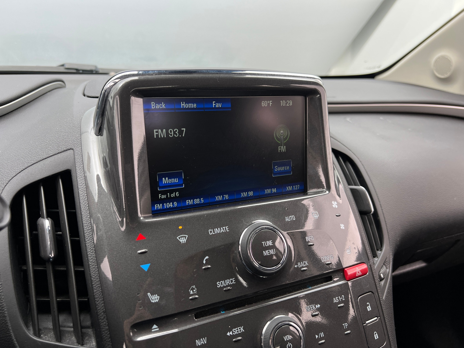 Thumbnail: 2015 Chevrolet Volt - 3