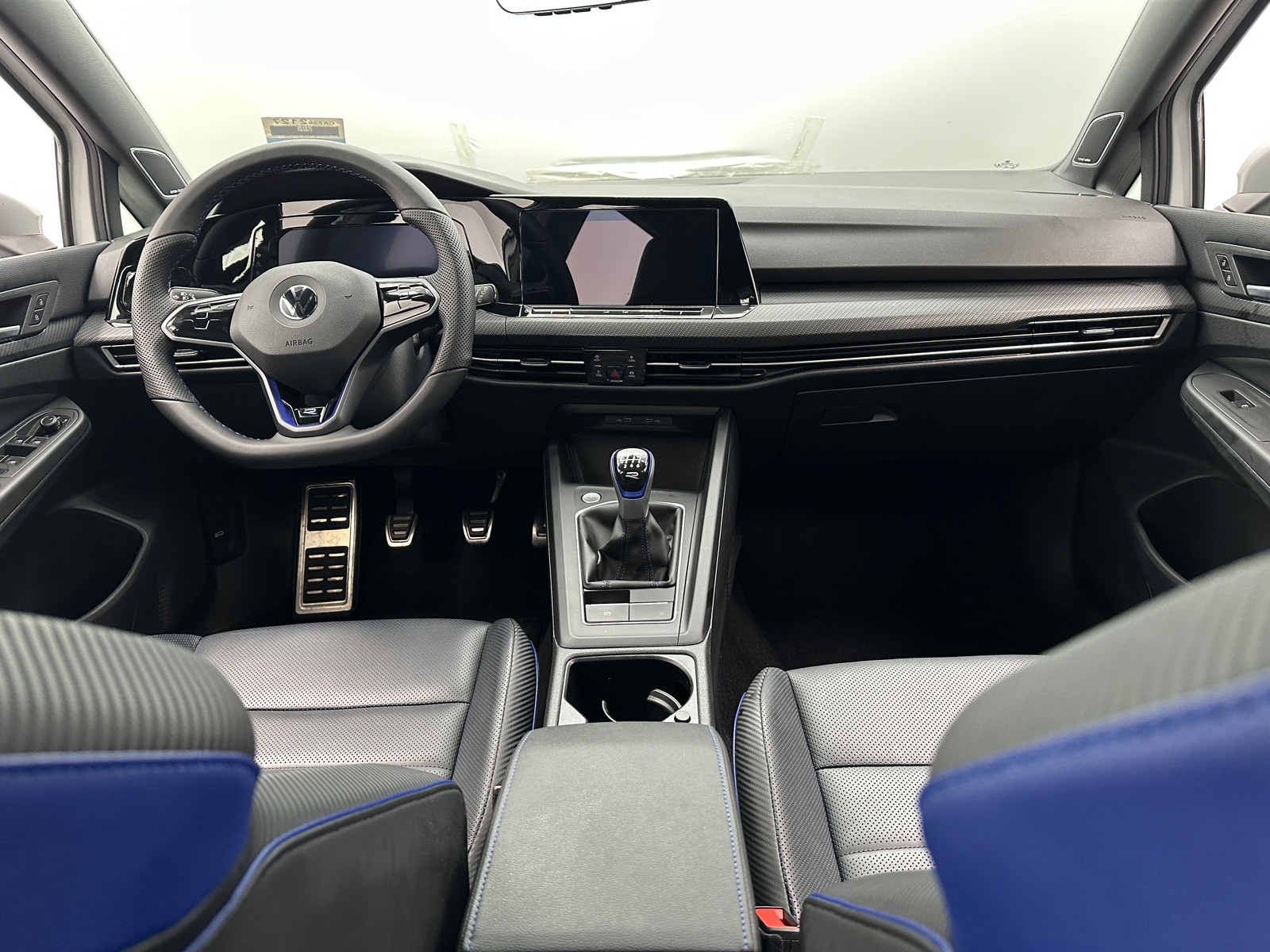 Thumbnail: 2022 Volkswagen Golf - 2