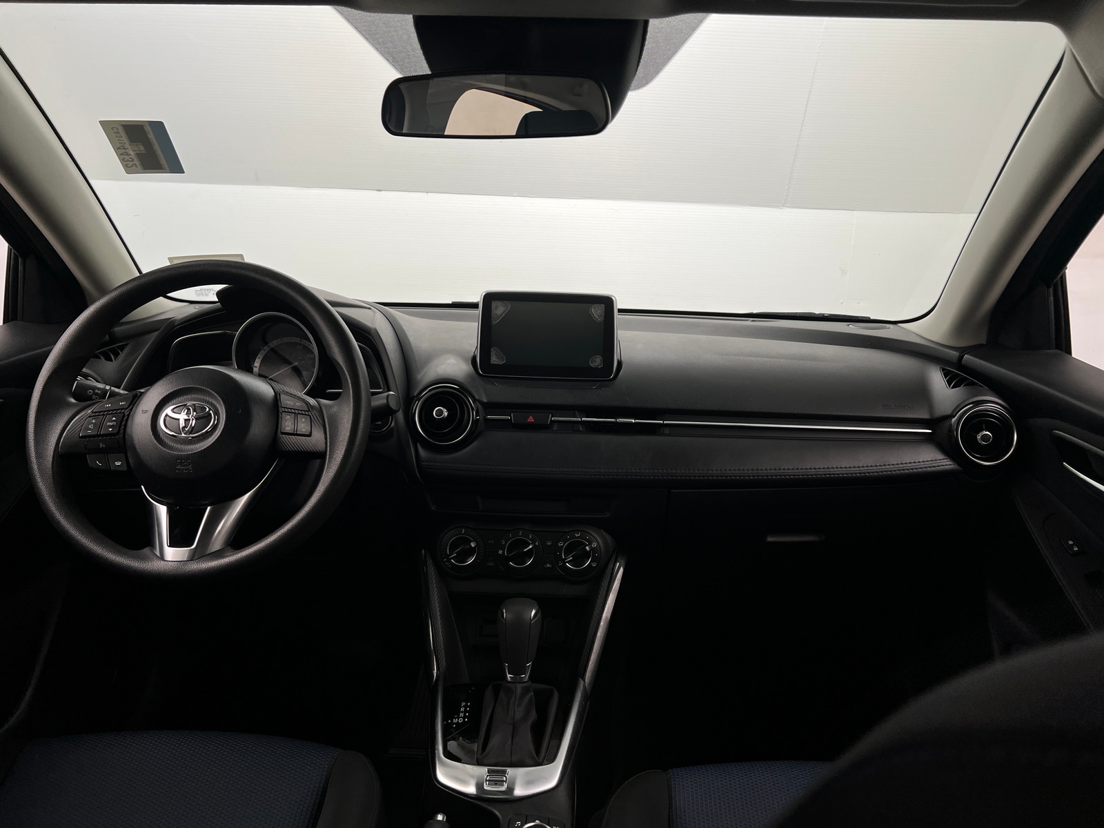Thumbnail: 2018 Toyota Yaris iA - 3