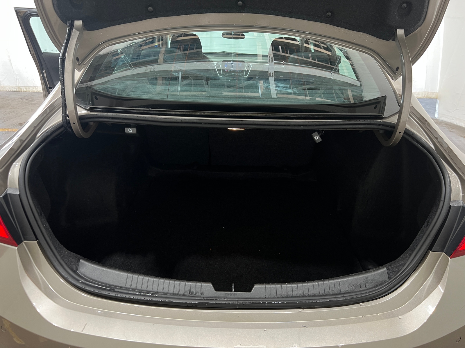 Thumbnail: 2024 Chevrolet Malibu - 7