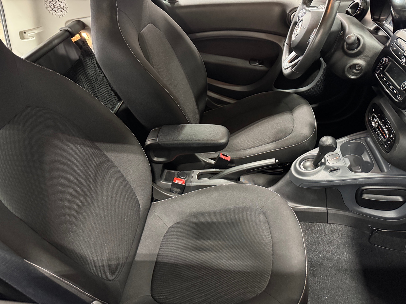 Thumbnail: 2019 smart fortwo - 2