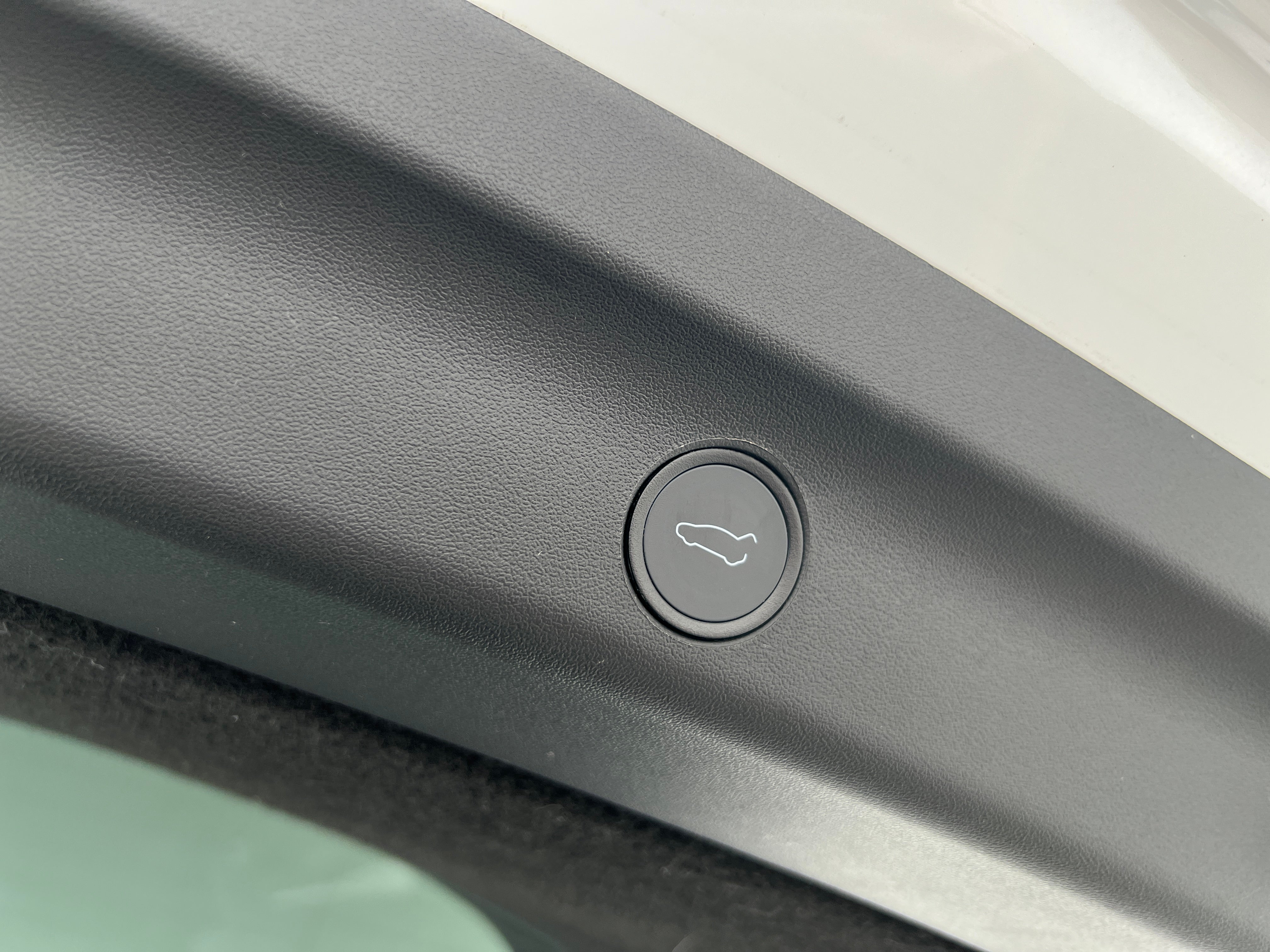 Used 2021 Tesla Model Y Long Range with VIN 5YJYGDEE0MF062290 for sale in Oak Creek, WI