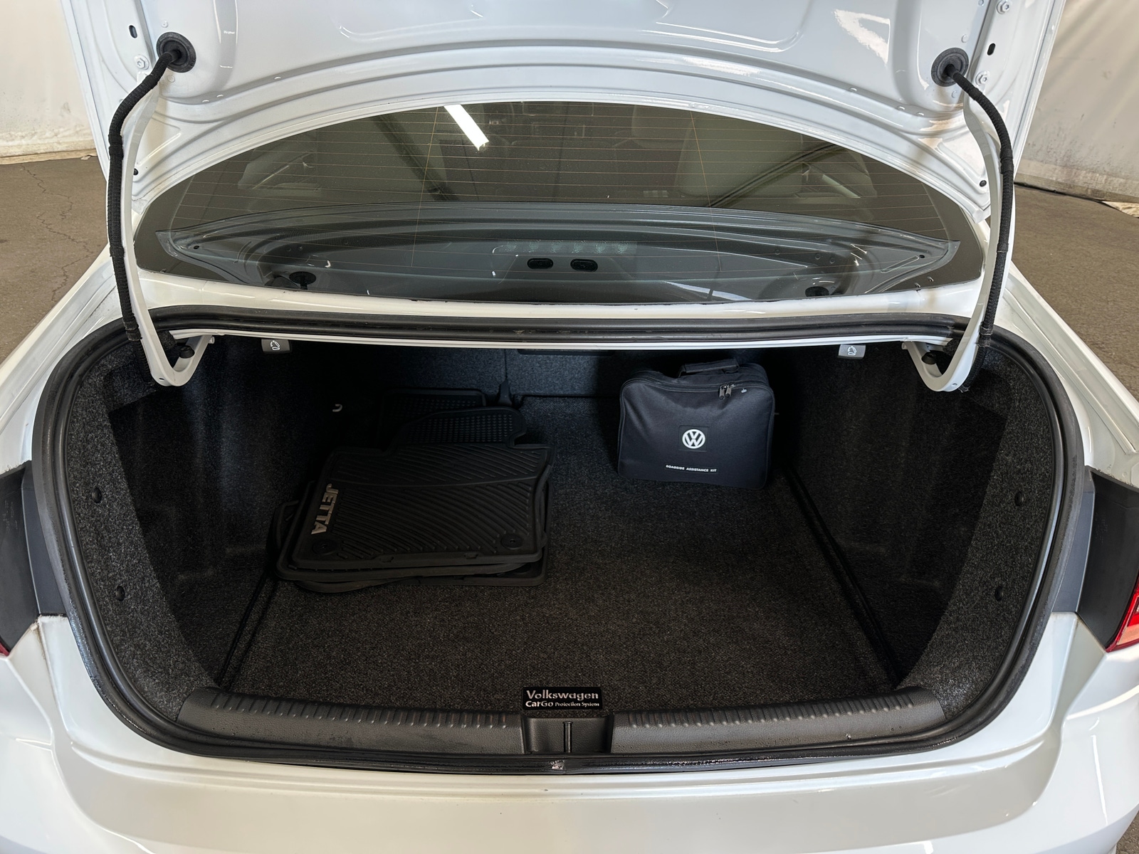 Thumbnail: 2016 Volkswagen Jetta - 6