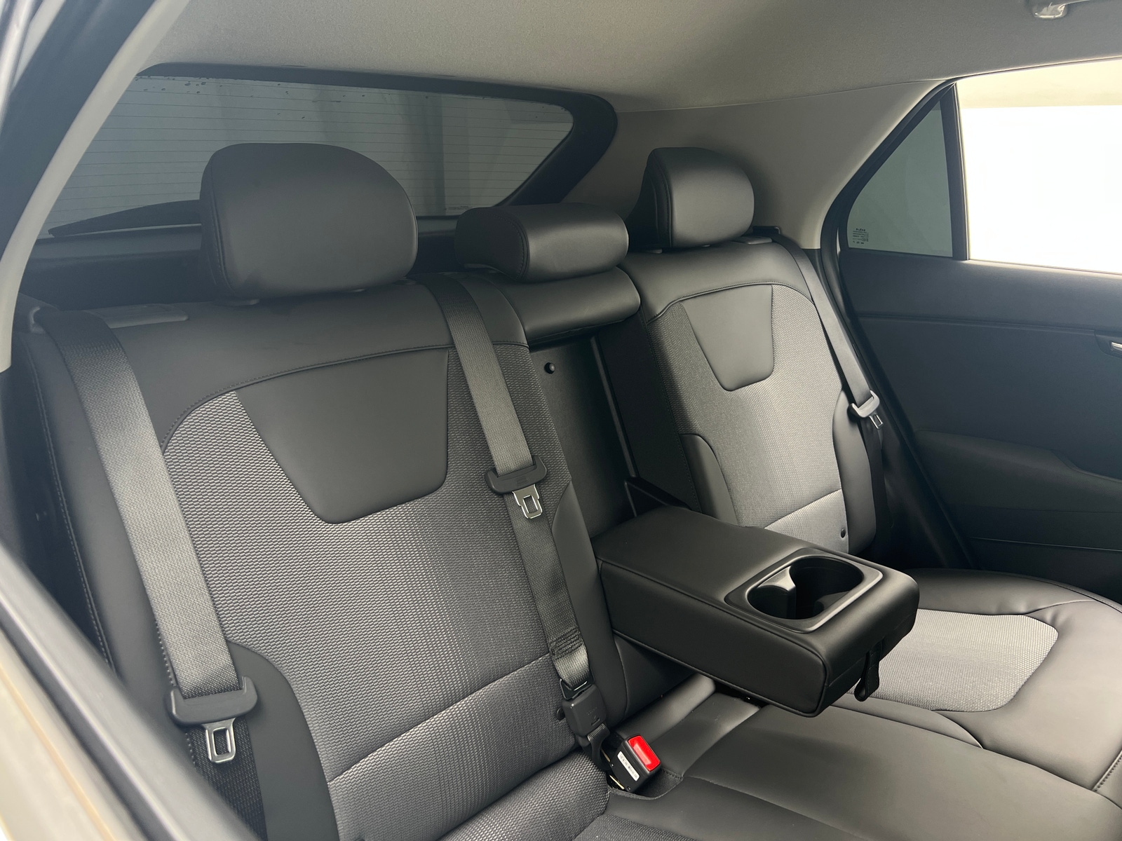 Thumbnail: 2023 Kia Niro - 5