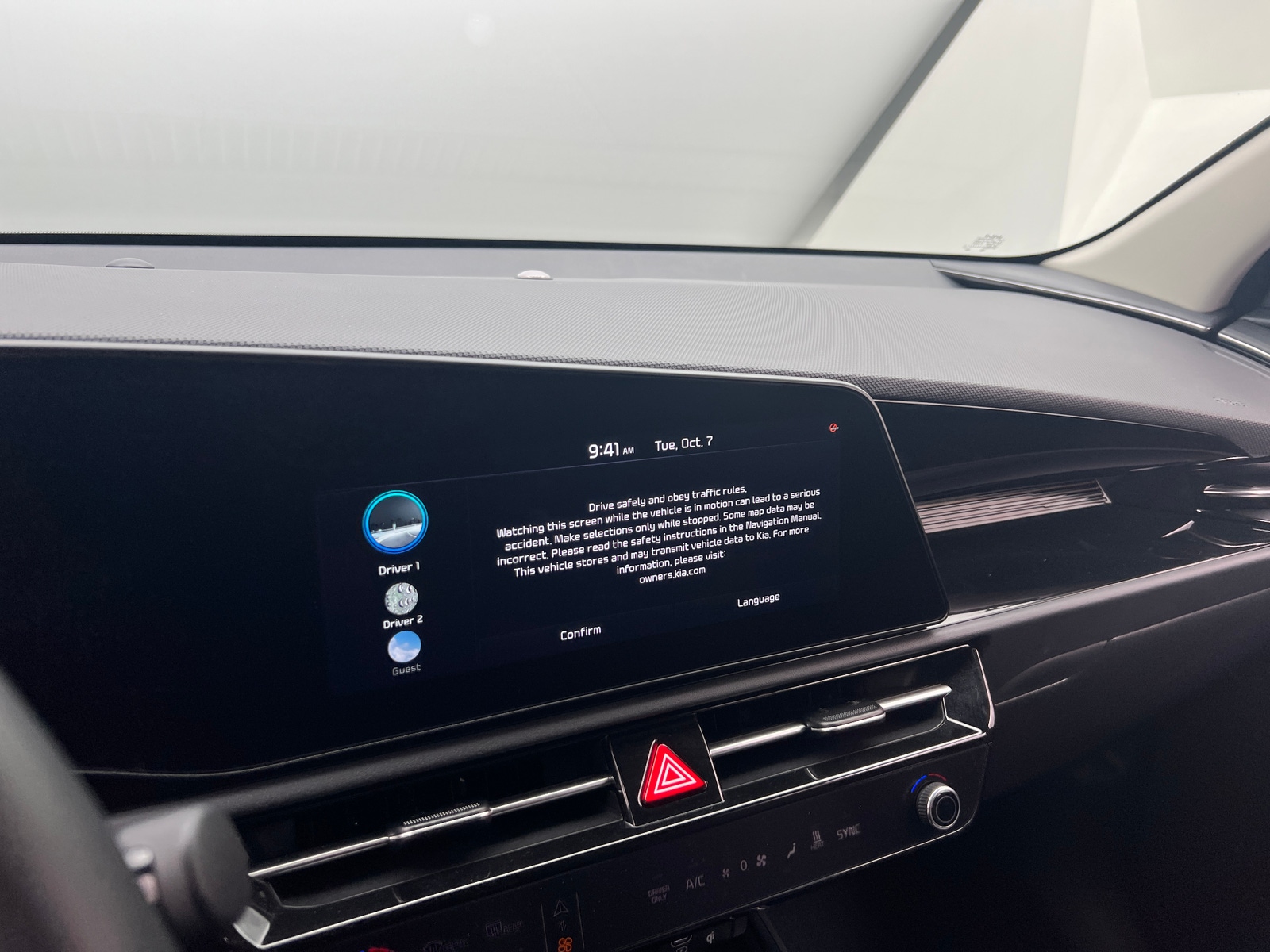 Thumbnail: 2023 Kia Niro - 3
