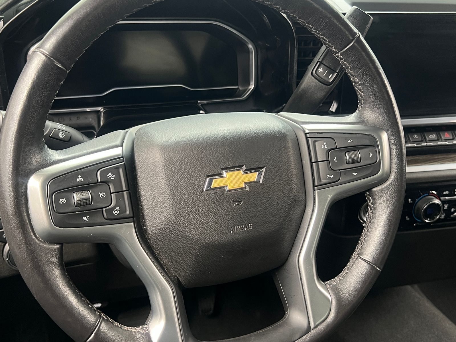 Thumbnail: 2022 Chevrolet Silverado 1500 - 5