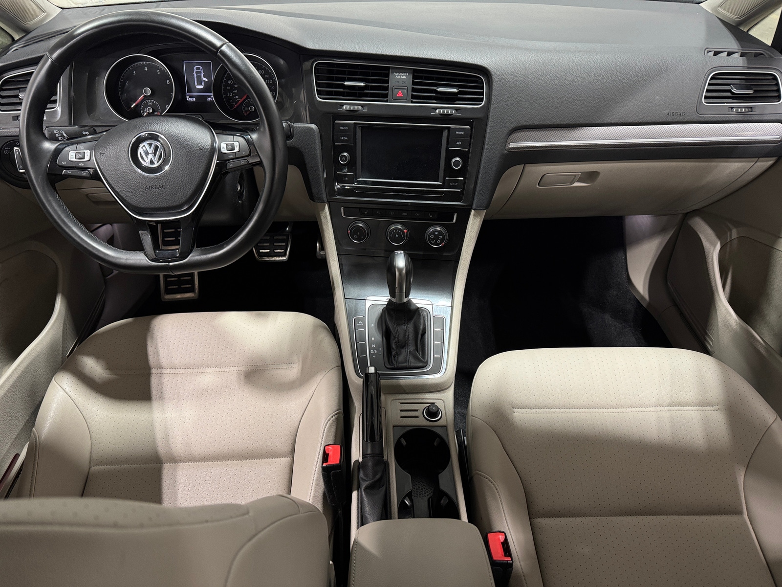 Thumbnail: 2019 Volkswagen Golf - 2